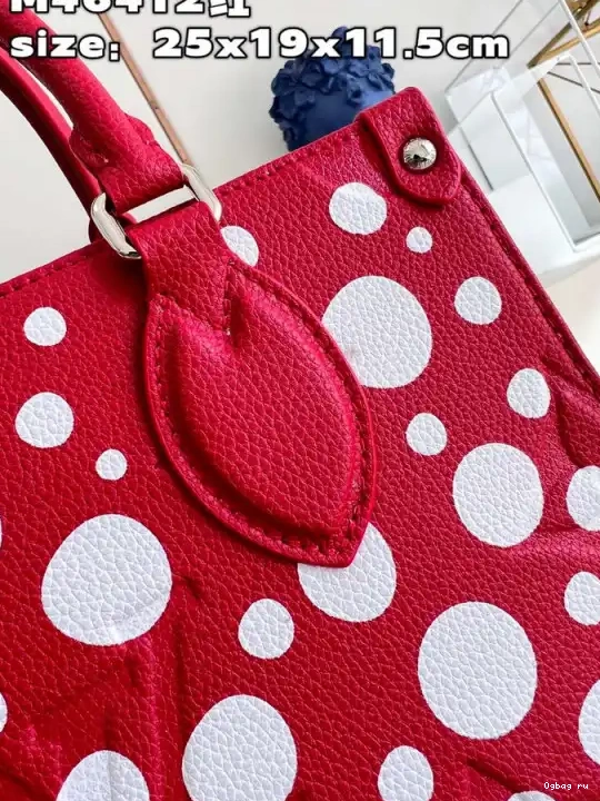 LOUIS VUITTON ONTHEGO PM 0422